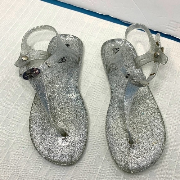 MICHAEL KORS Jelly PVC Thong Sandal MK Logo Plate Matte Silver - Picture 1 of 8